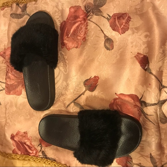Shoes - Black Fur Slides Sandals